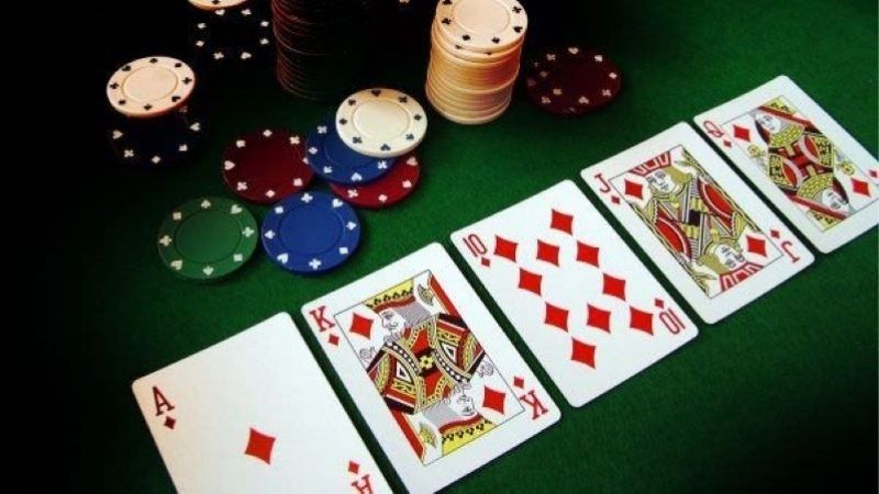 Thứ Tự Poker | So Sức Giữa Thùng Và Cù Lũ Cái Nào Lớn Hơn?