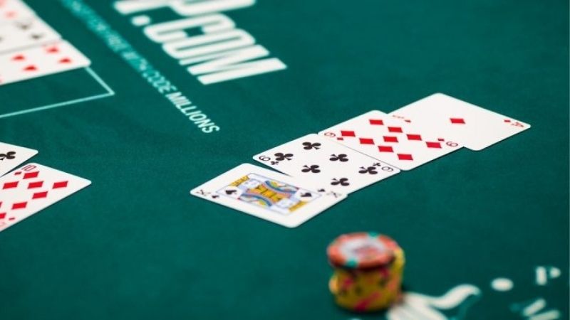 Thứ Tự Poker | So Sức Giữa Thùng Và Cù Lũ Cái Nào Lớn Hơn?